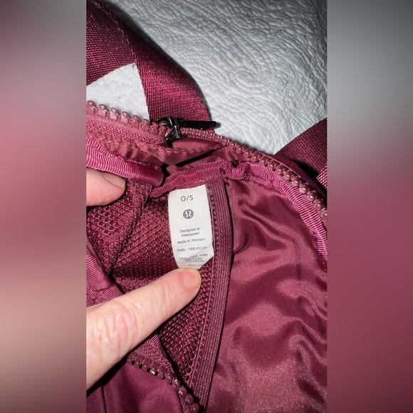 Lululemon Everywhere Belt Bag *1L
Cassis - Picture 8 of 10